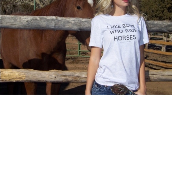 I like boys who ride horses Ash Gray Tee Xs-2XL - Picture 4 of 4